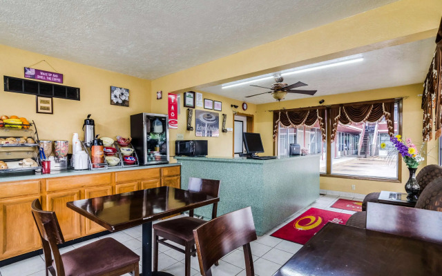 Econo Lodge Winfield