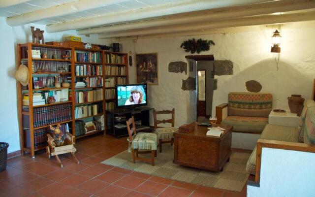 La Casa del Moral by I N Z U L A E