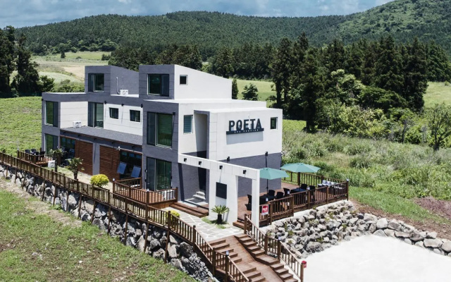 Jeju Poeta Pension