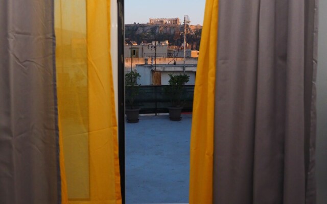 Psirri Artistic Rooftop Apartment with Acropolis View