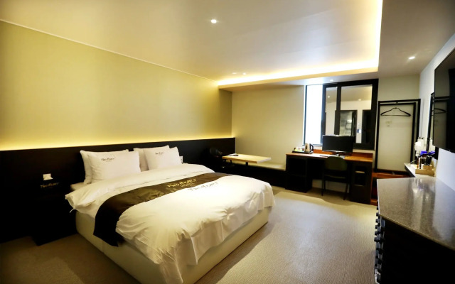 Two Heart Hotel