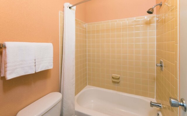 Super 8 Strongsville