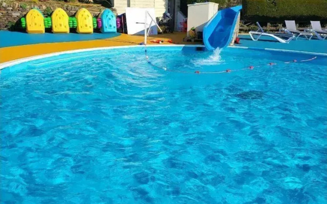 Exotic 3-bed Caravan at Newquay Holiday Park