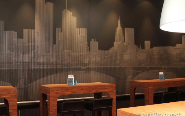 Motel One Frankfurt - Messe