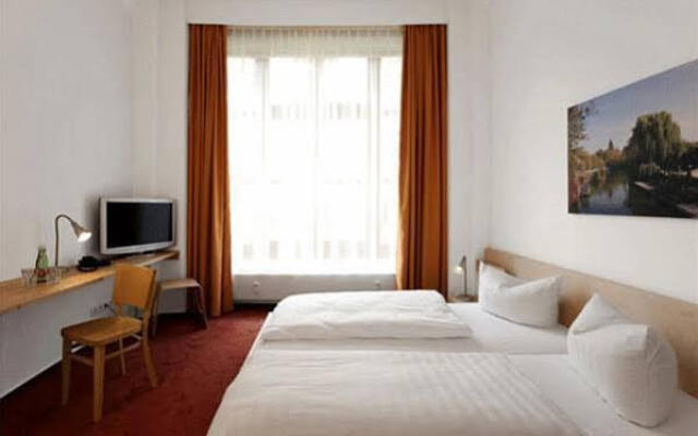 Hotel 26