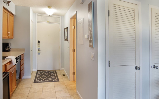 Grand Traverse Bay Waterfront Condo 5680