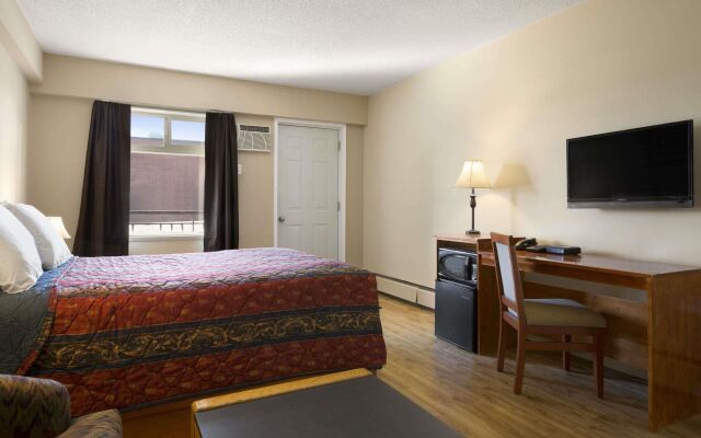 Knights Inn Edmonton South