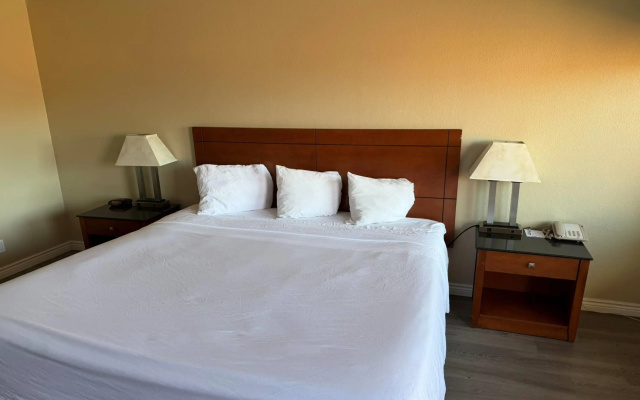 Travelodge by Wyndham Hemet CA