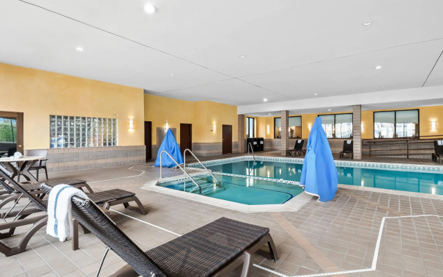Comfort Inn & Suites