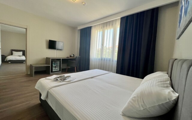 Grand Royal Hotel