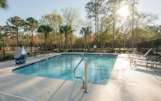 Fairfield Inn & Suites By Marriott - Brunswick