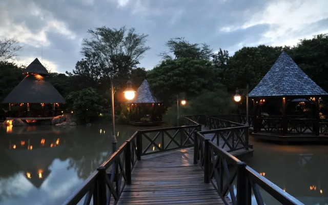 Summerfield Luxury Resort & Botanical Garden