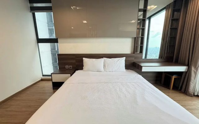 Luxury Apartment in Vinhomes Metropolis
