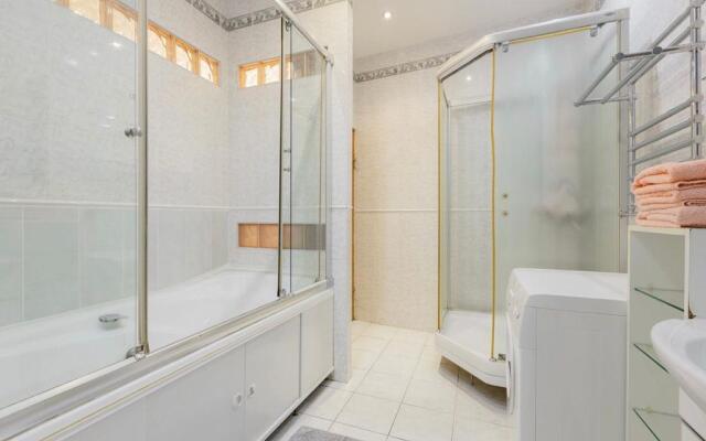 DeRent Aparts (ДеРент Апартс) на набережной канала Грибоедова 79