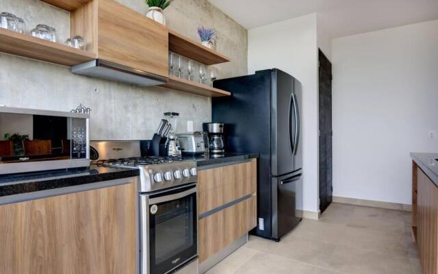2/2 Ocean View Penthouse in Secure Gated Complex!