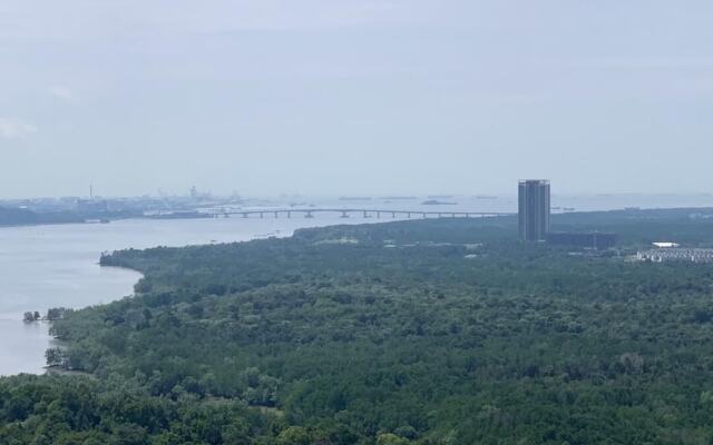 Urban Nomad at Almas Suites