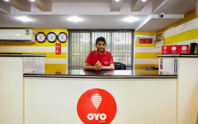 OYO 022 Hotel Halfmoon
