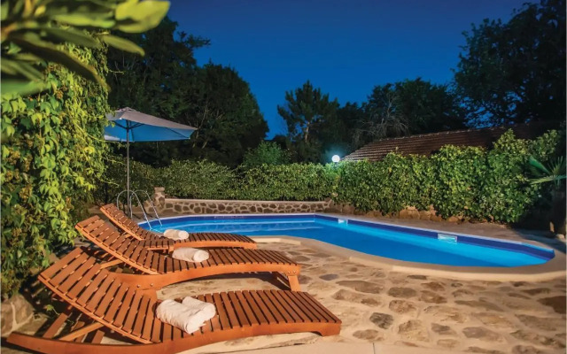 Three-Bedroom Holiday Home in Imotski