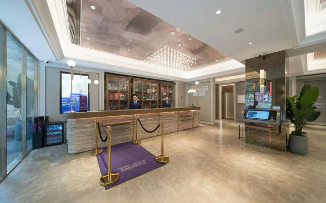 Mercure Chongqing Jiefangbei Hongya Cave