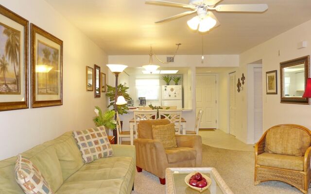 Peaceful Condo With Pool Across From South Beach