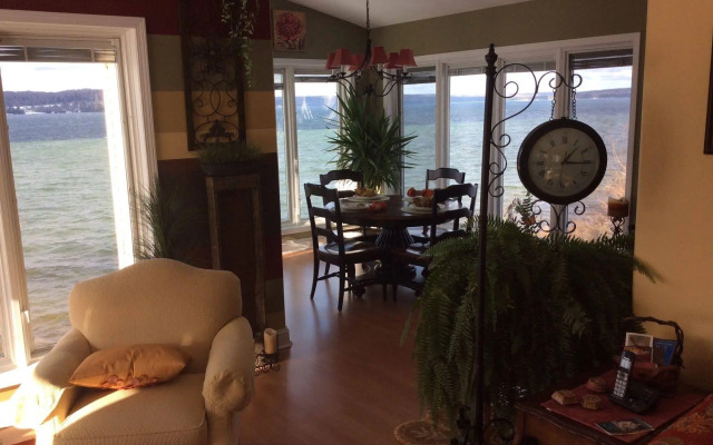 Pictured Rocks Bed And Breakfast