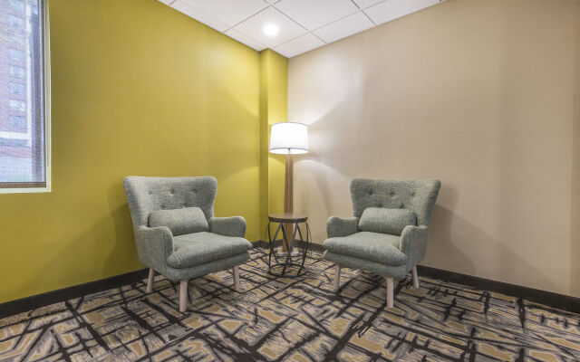 Quality Inn & Suites Downtown