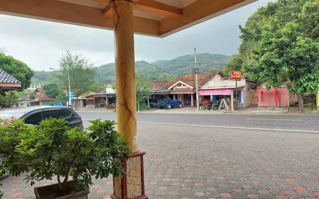 Hotel Widodo Tustiyani 4