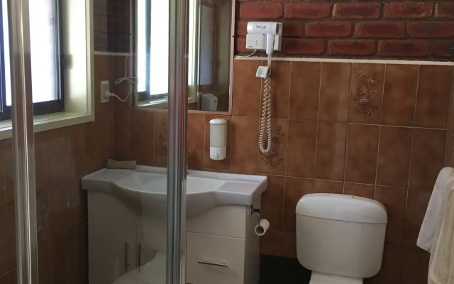 Melton Motor Inn & Apartments