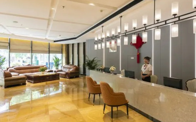 New Joy Hotel (Internatial Trade Spring Department Store Shopping)