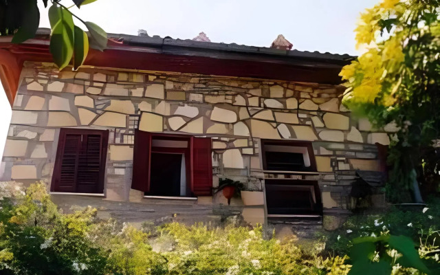 Yukser Hostel
