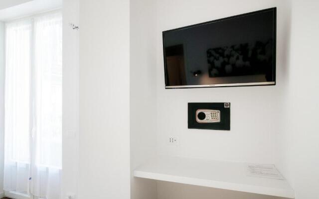 White Loft Como Center - By House Of Travelers