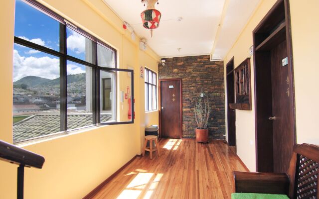 Friends Hotel & Rooftop - Historic Center & Museums