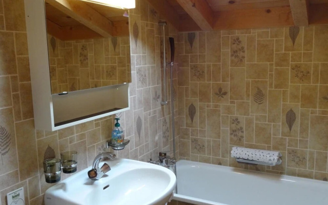 Reseda Lenk in Lenk With 2 Bedrooms and 3 Bathrooms