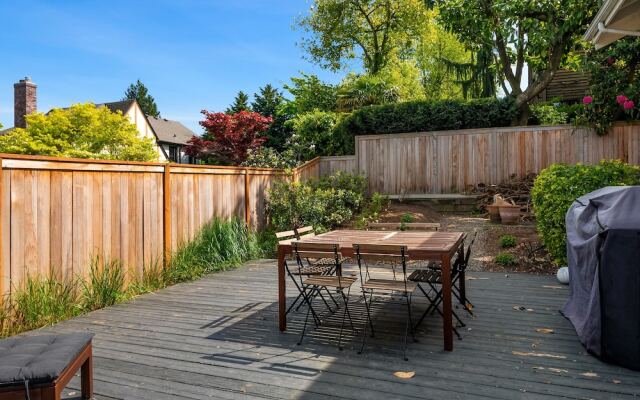 Seattle Vacation Home: Montlake 7 Bedroom