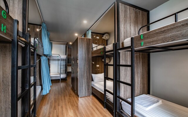 Babylon Garden Inn