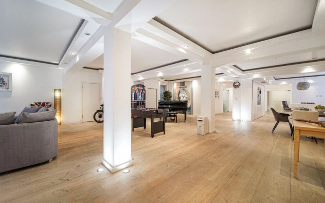 Exquisite 2400sqft 3 Bed Brick Lane Pad