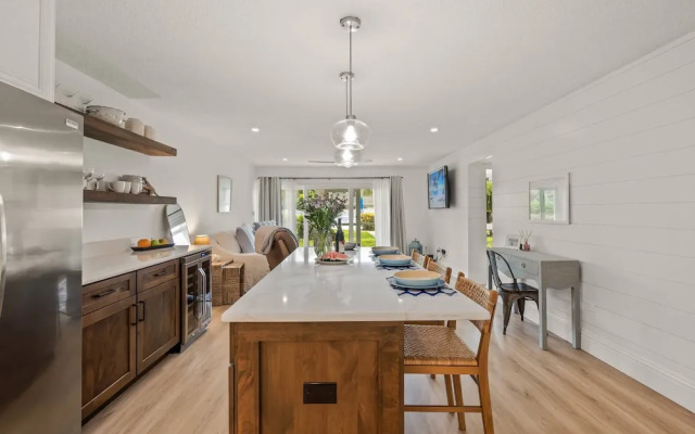 Kingston Arms Modern 1BR On Lido Key