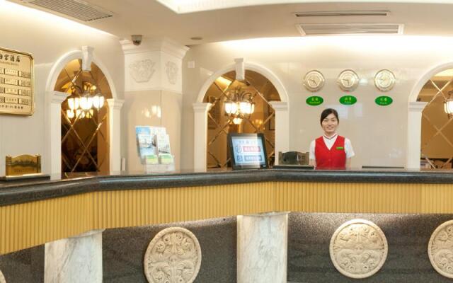 LN White House Hotel