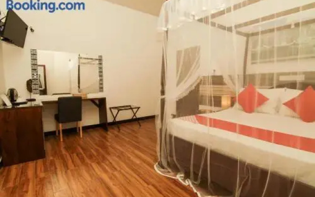 OYO 124 Clove Transit Hotel
