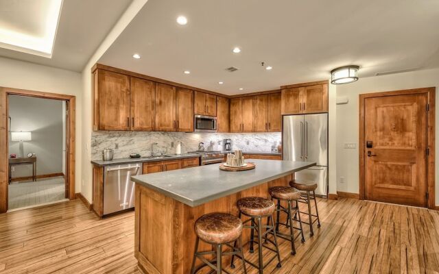 Steps From Heavenly Village & Gondola-luxury 3br 3 Bedroom Condo by RedAwning