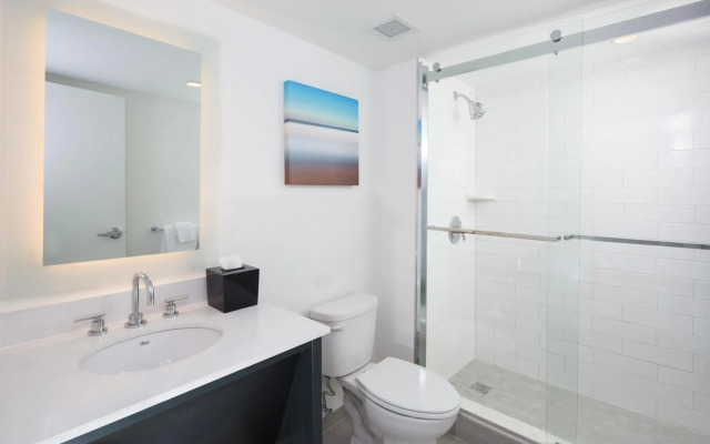 Crowne Plaza Melbourne - Oceanfront by IHG