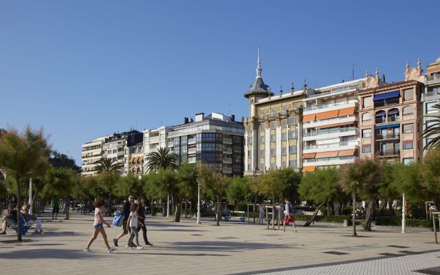 Playa de La Concha 10 Apartment by FeelFree Rentals