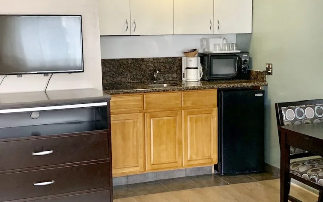 Olive Tree Inn & Suites