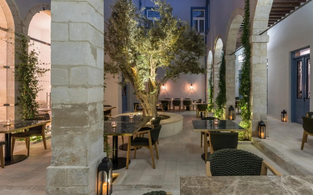 S Paul Hotel