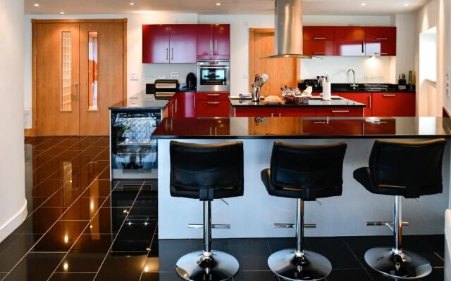 Just Stay Wales – Meridian Quay Penthouses