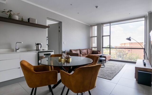 Sandton Smart Apartment Fifteen