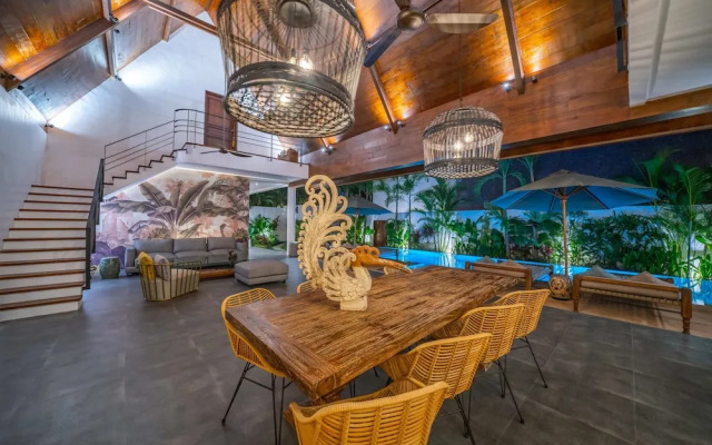 Splendid Private Villa, 4 BR, Canggu With Staff