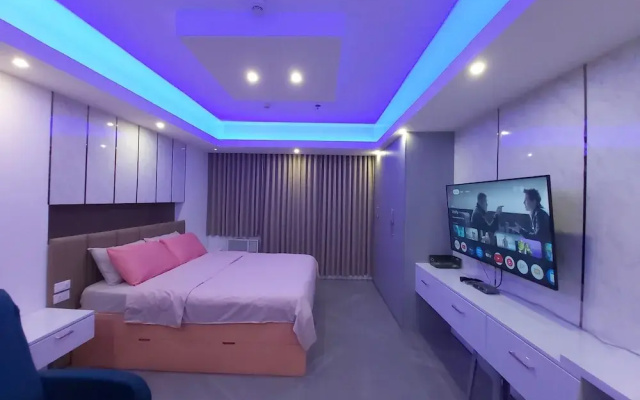 Azure Urban Resort Staycation