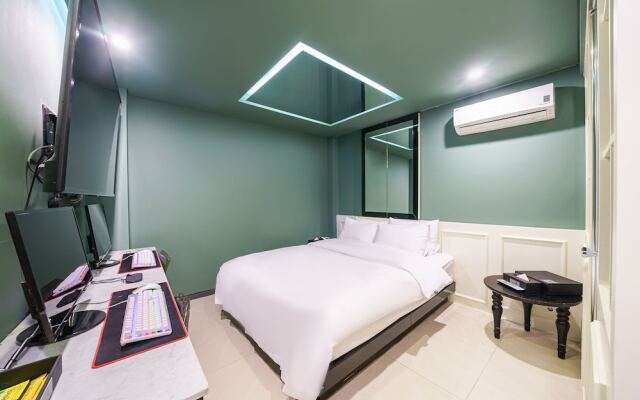 Shinchon Wol Hotel