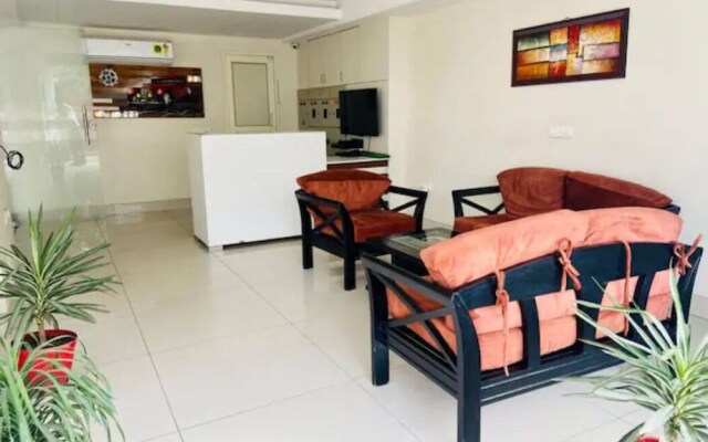 Olive Service Apartment-Golf Course Road